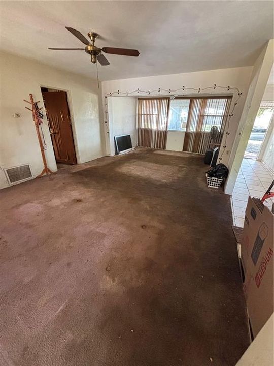 Active With Contract: $295,000 (3 beds, 2 baths, 1490 Square Feet)