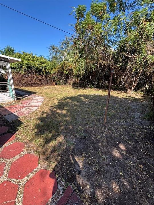 Active With Contract: $295,000 (3 beds, 2 baths, 1490 Square Feet)