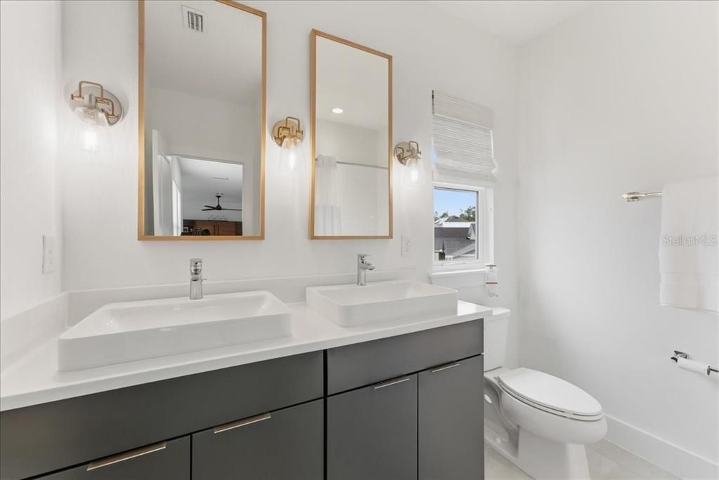 For Sale: $1,275,000 (5 beds, 4 baths, 3460 Square Feet)