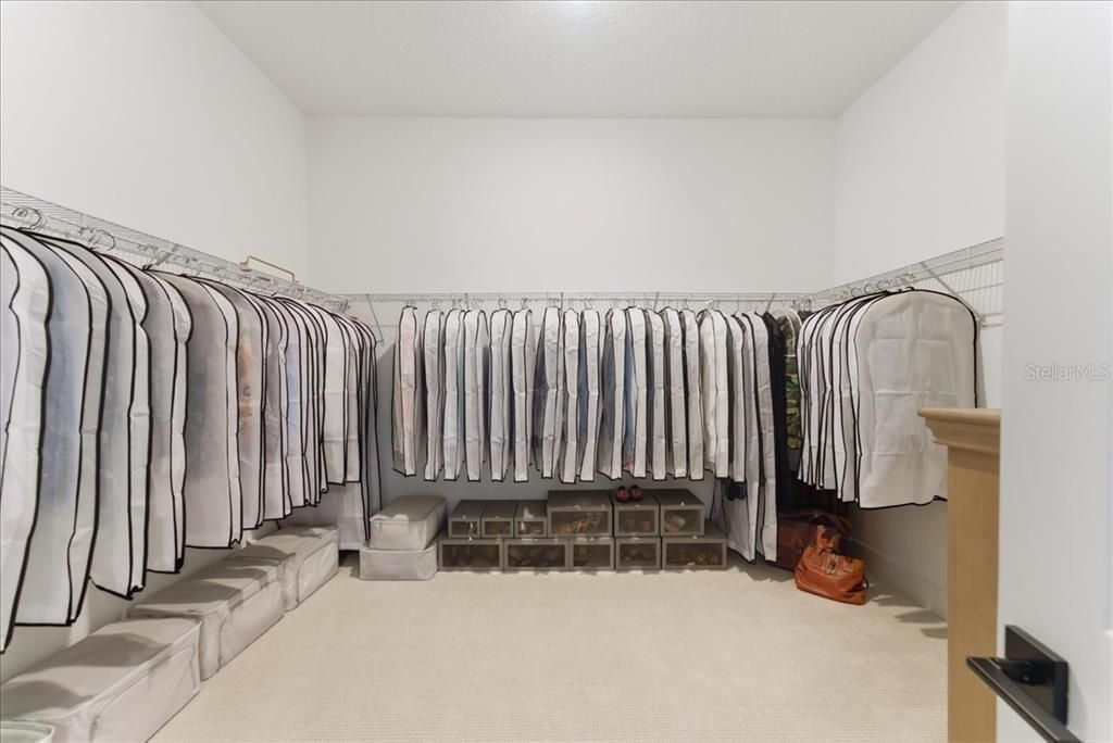 For Sale: $1,275,000 (5 beds, 4 baths, 3460 Square Feet)