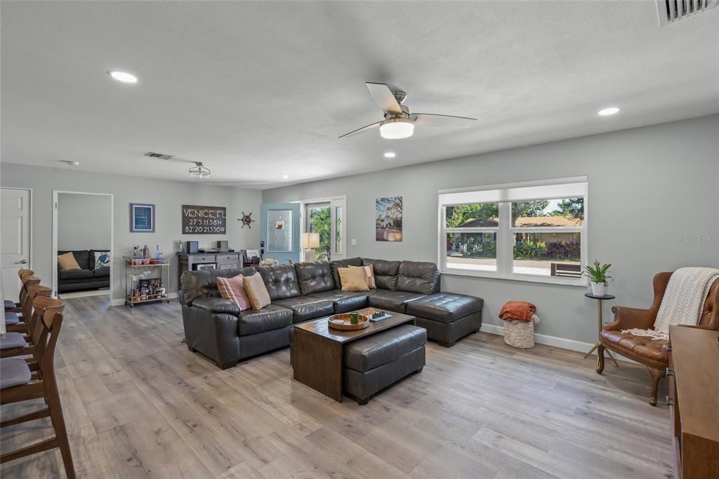 En Venta: $775,000 (3 camas, 2 baños, 1755 Pies cuadrados)