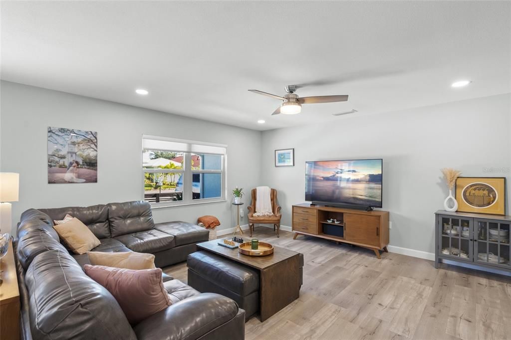 En Venta: $775,000 (3 camas, 2 baños, 1755 Pies cuadrados)