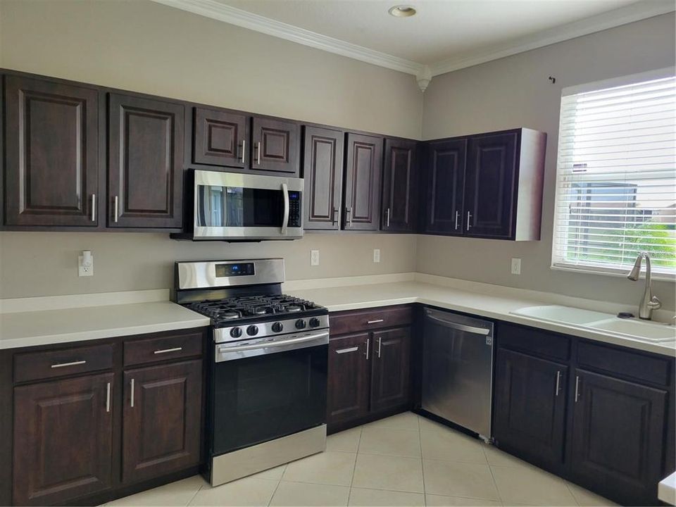 For Rent: $4,000 (4 beds, 3 baths, 2909 Square Feet)