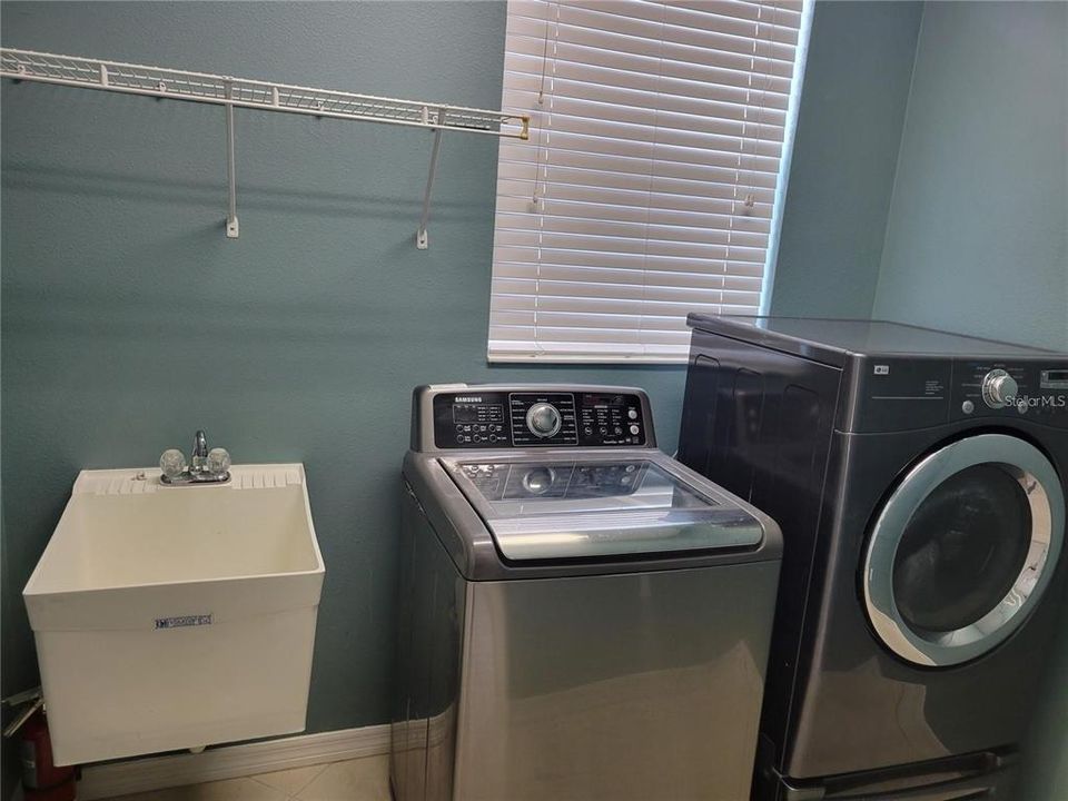 For Rent: $4,000 (4 beds, 3 baths, 2909 Square Feet)