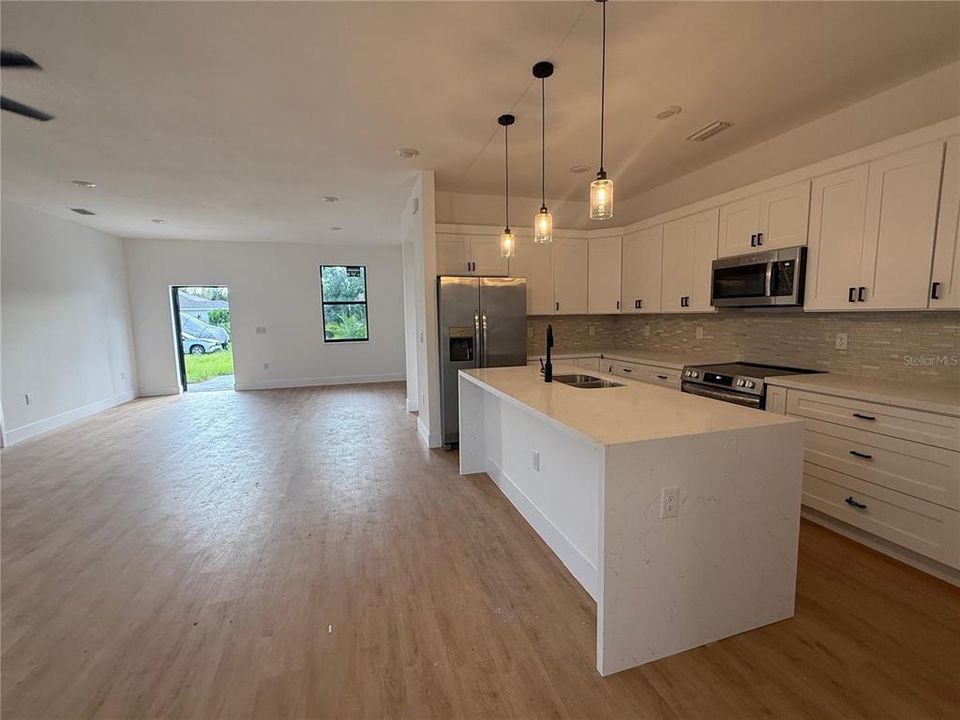 En Renta: $2,190 (4 camas, 2 baños, 1681 Pies cuadrados)