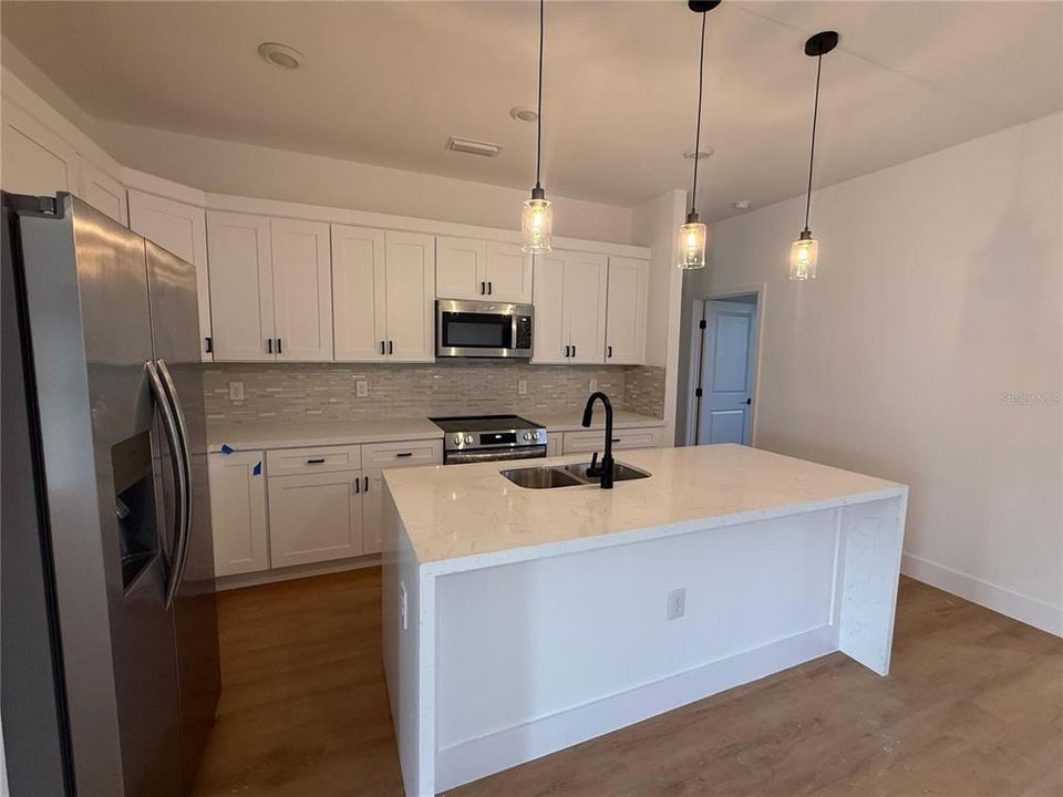 En Renta: $2,190 (4 camas, 2 baños, 1681 Pies cuadrados)