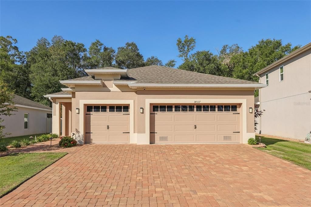 Под контрактом: $399,000 (4 спален, 2 ванн, 1867 Квадратных фут)