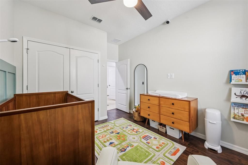 Под контрактом: $399,000 (4 спален, 2 ванн, 1867 Квадратных фут)