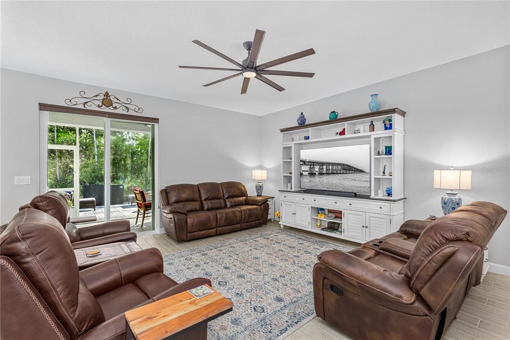 待售: $434,900 (4 贝兹, 3 浴室, 2306 平方英尺)