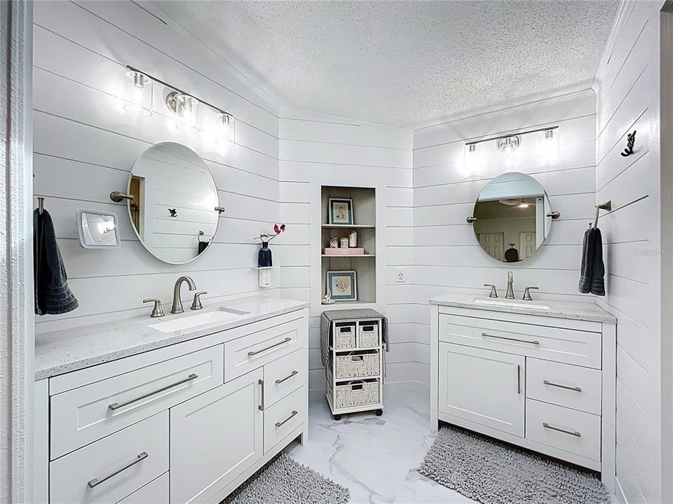 Activo con contrato: $320,000 (2 camas, 2 baños, 1571 Pies cuadrados)