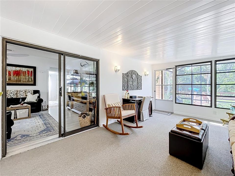 Activo con contrato: $320,000 (2 camas, 2 baños, 1571 Pies cuadrados)