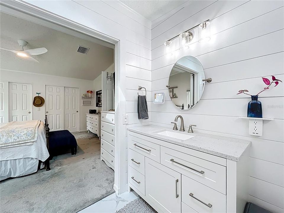 Activo con contrato: $320,000 (2 camas, 2 baños, 1571 Pies cuadrados)