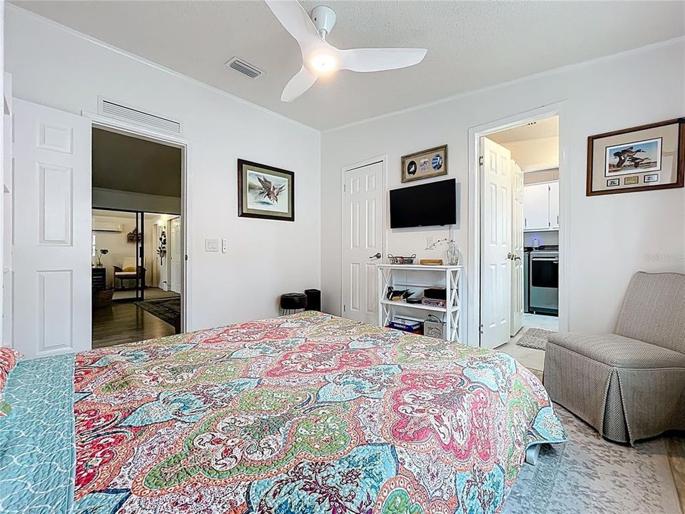 Activo con contrato: $320,000 (2 camas, 2 baños, 1571 Pies cuadrados)