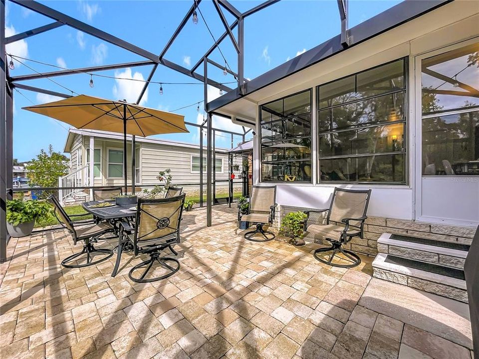 Activo con contrato: $320,000 (2 camas, 2 baños, 1571 Pies cuadrados)