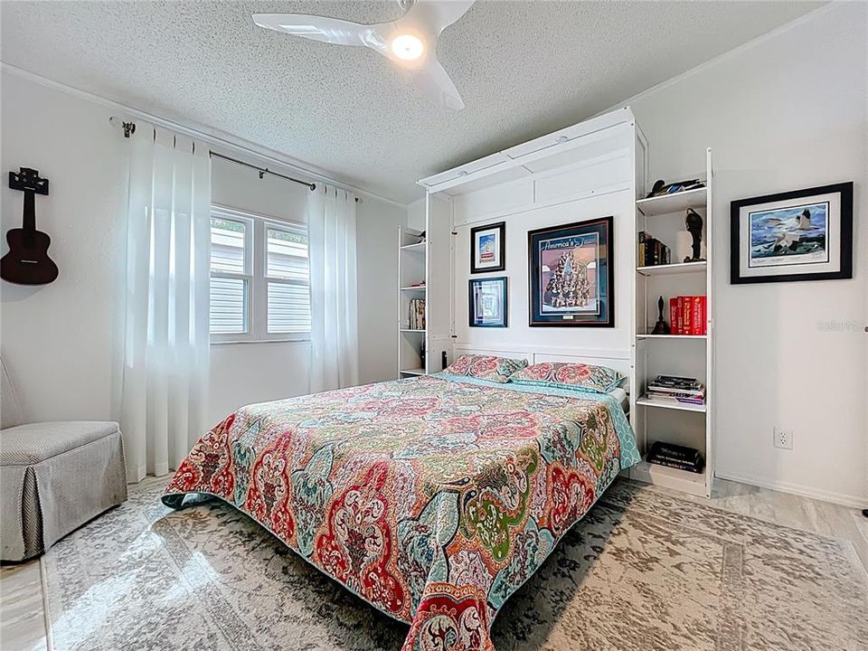 Activo con contrato: $320,000 (2 camas, 2 baños, 1571 Pies cuadrados)