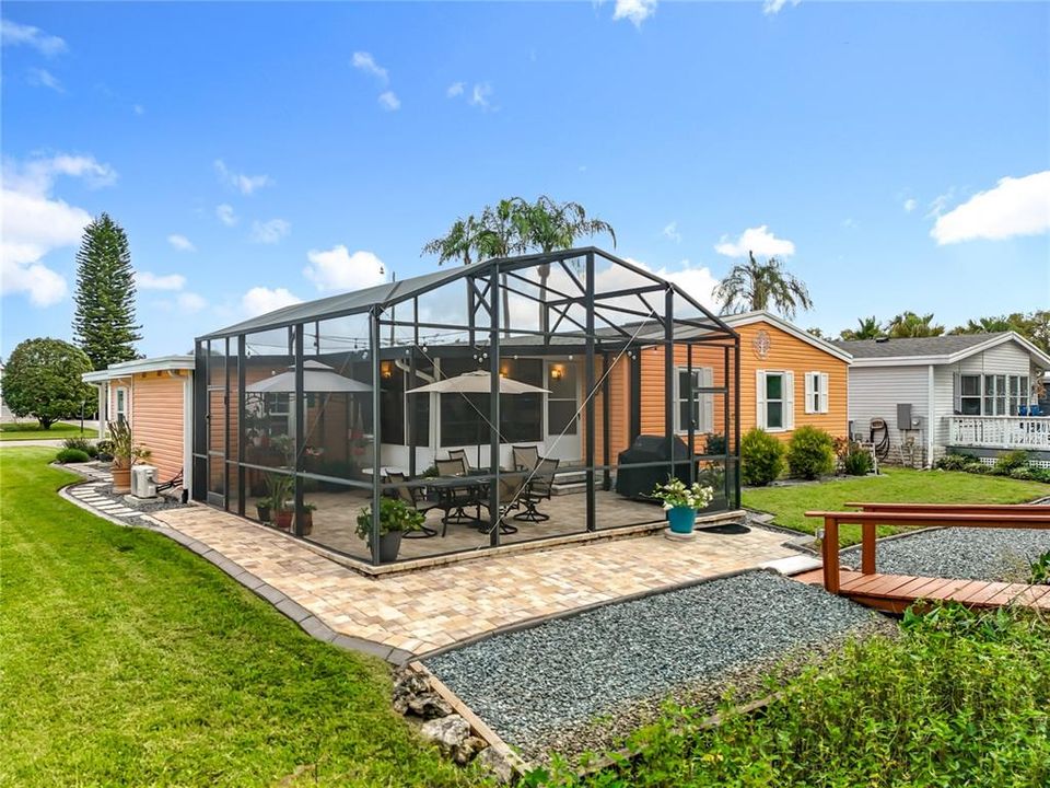 Activo con contrato: $320,000 (2 camas, 2 baños, 1571 Pies cuadrados)