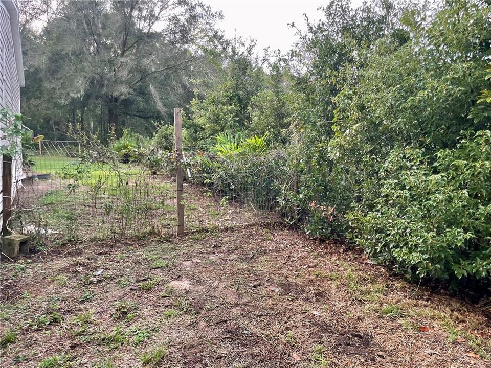 合同活跃: $140,000 (3 贝兹, 2 浴室, 1040 平方英尺)