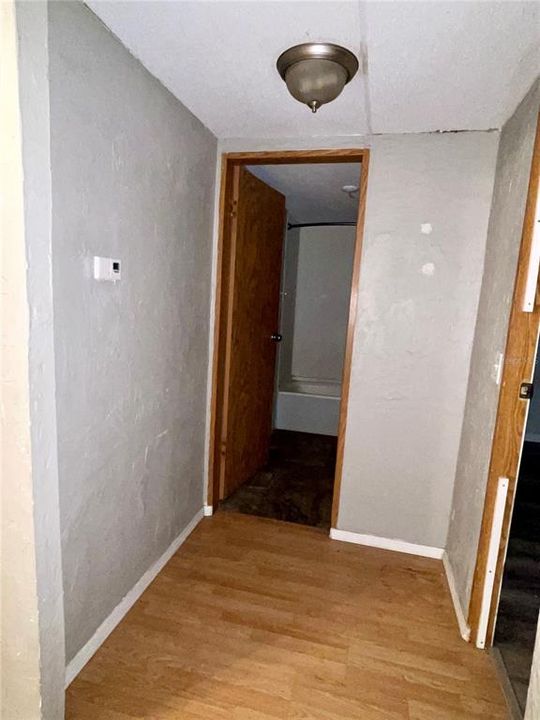 合同活跃: $140,000 (3 贝兹, 2 浴室, 1040 平方英尺)