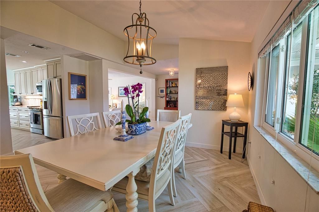 En Venta: $749,900 (3 camas, 2 baños, 2227 Pies cuadrados)