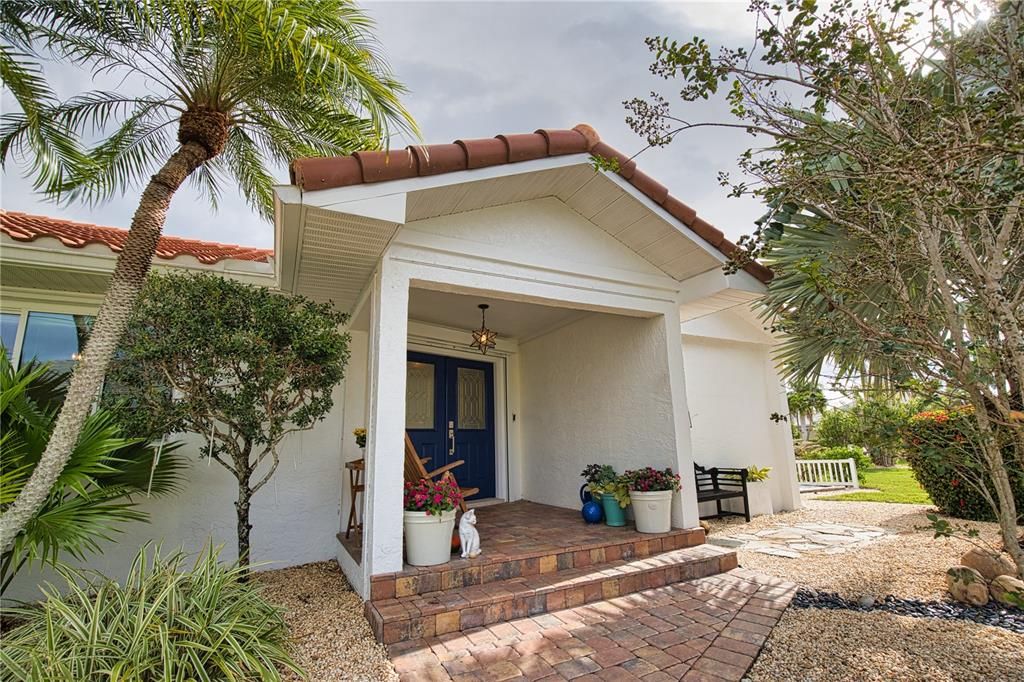 En Venta: $749,900 (3 camas, 2 baños, 2227 Pies cuadrados)