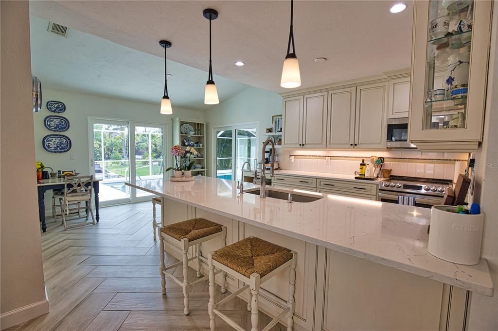 En Venta: $749,900 (3 camas, 2 baños, 2227 Pies cuadrados)