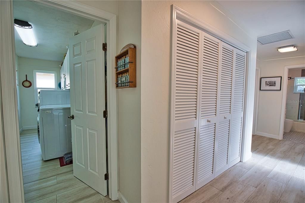 En Venta: $749,900 (3 camas, 2 baños, 2227 Pies cuadrados)