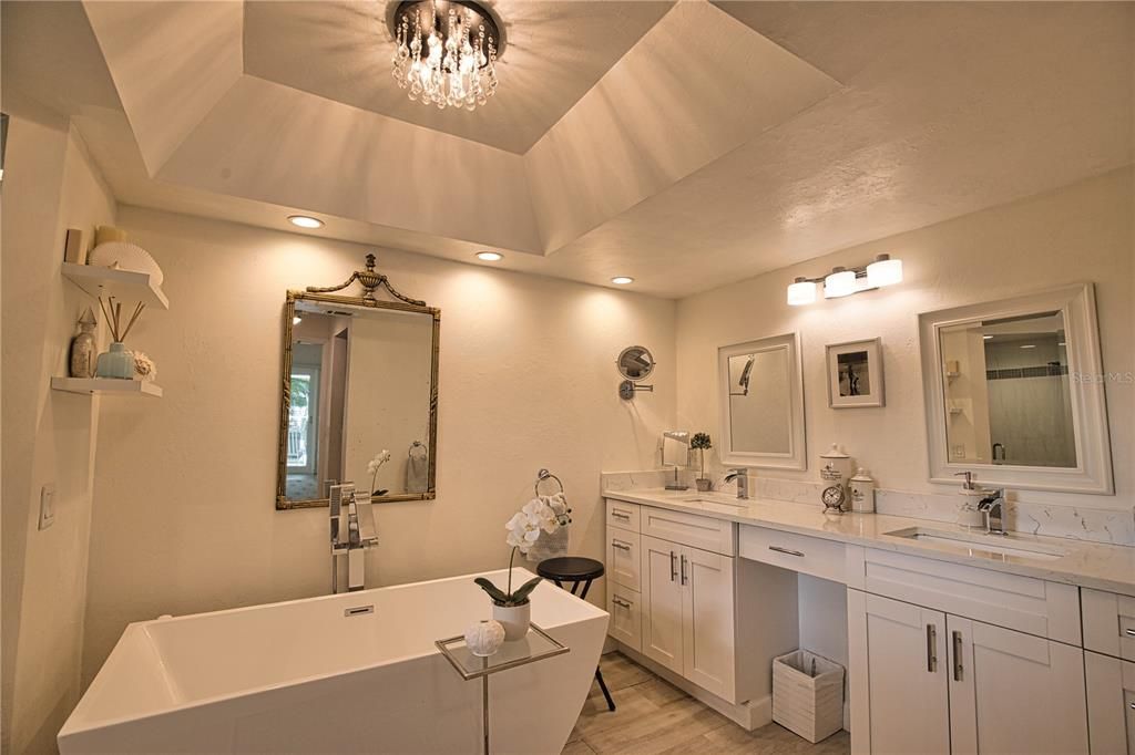 En Venta: $749,900 (3 camas, 2 baños, 2227 Pies cuadrados)