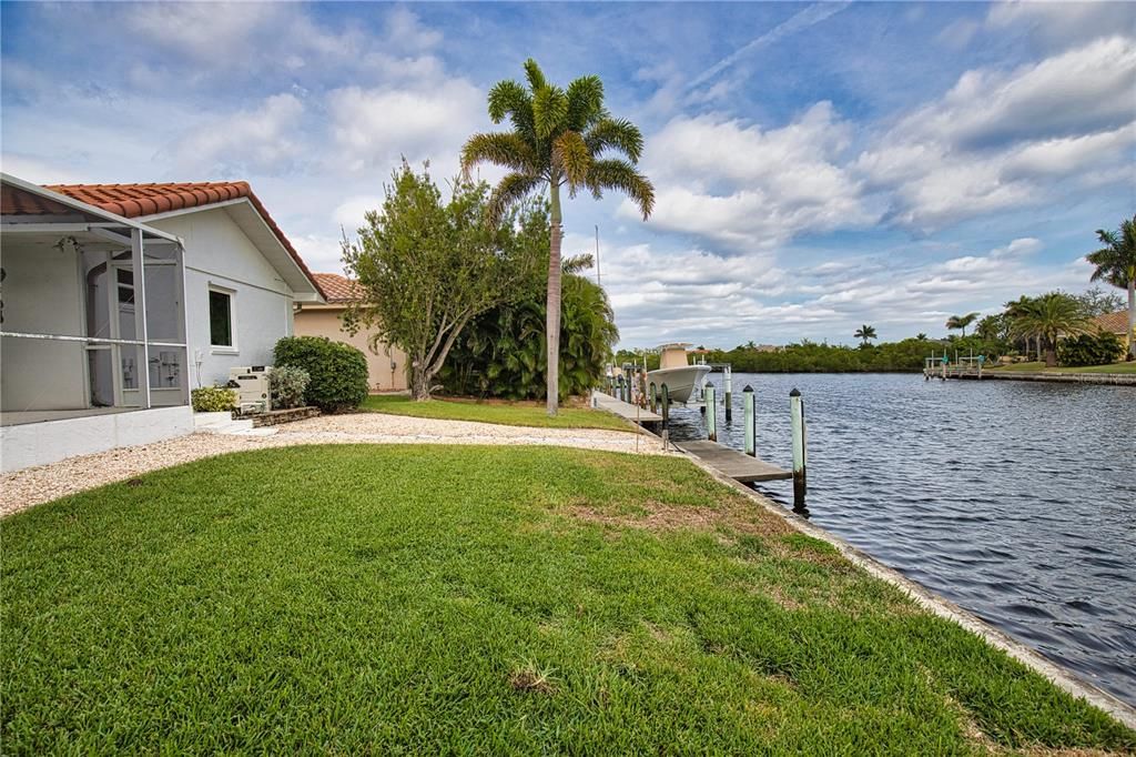 En Venta: $749,900 (3 camas, 2 baños, 2227 Pies cuadrados)