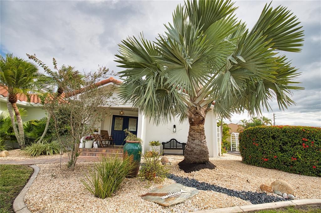 En Venta: $749,900 (3 camas, 2 baños, 2227 Pies cuadrados)