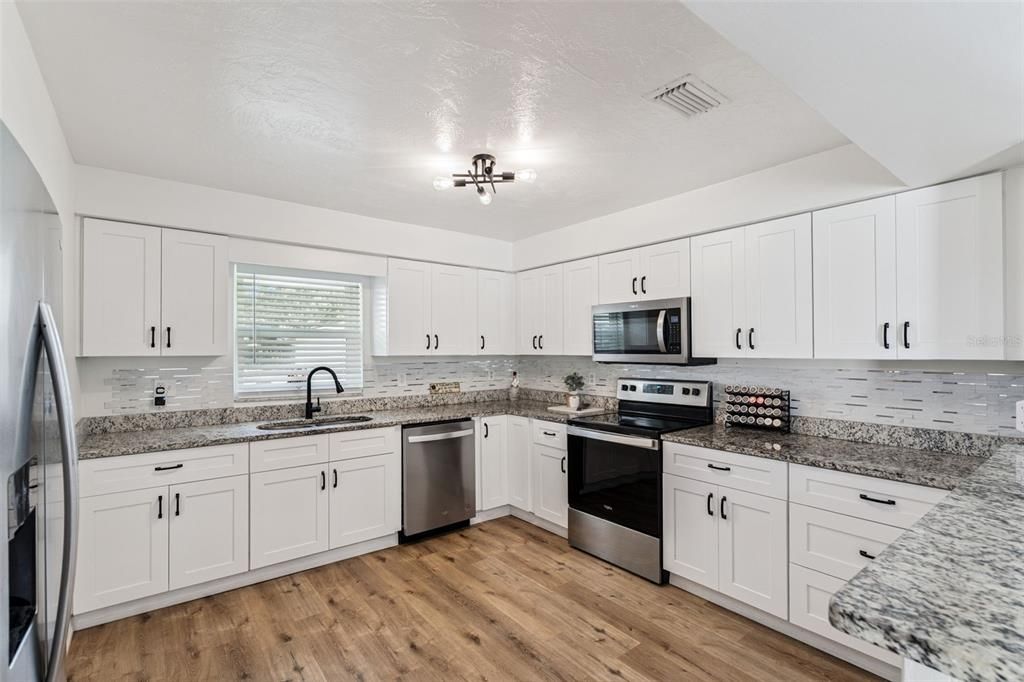 待售: $465,000 (4 贝兹, 3 浴室, 2497 平方英尺)