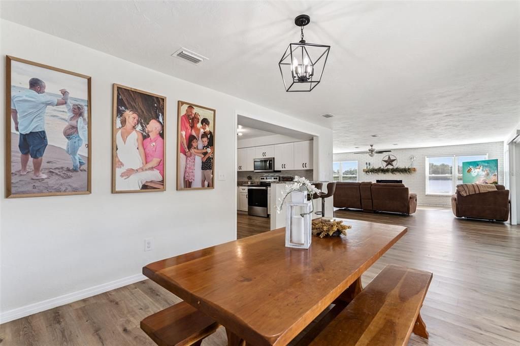 待售: $465,000 (4 贝兹, 3 浴室, 2497 平方英尺)