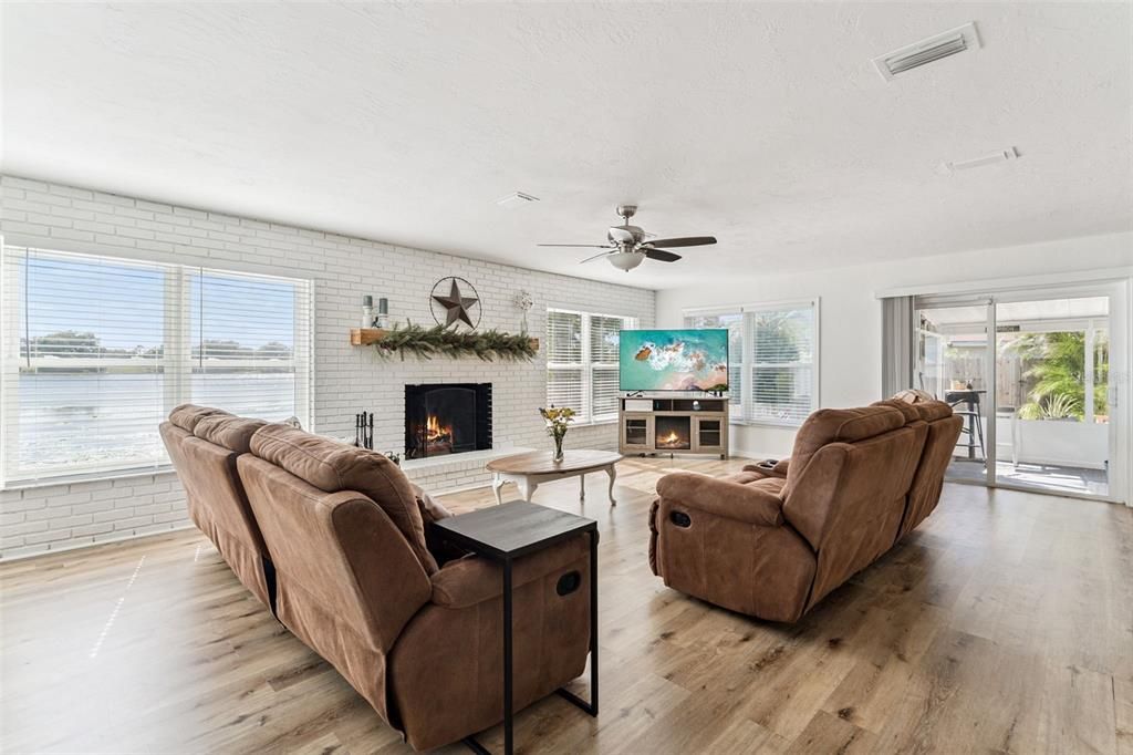 待售: $465,000 (4 贝兹, 3 浴室, 2497 平方英尺)