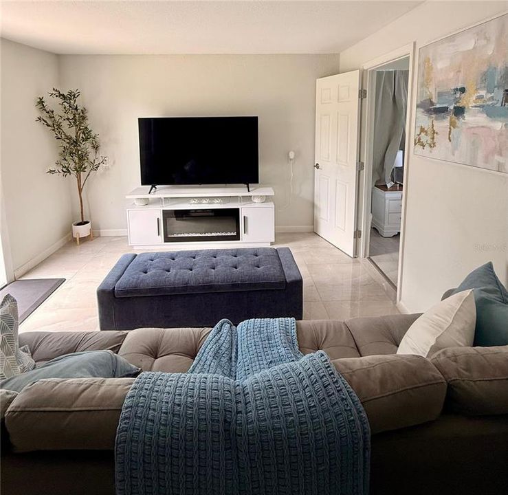 待售: $875,000 (5 贝兹, 4 浴室, 2712 平方英尺)