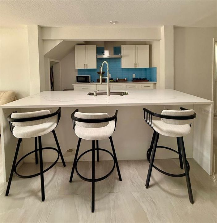 待售: $875,000 (5 贝兹, 4 浴室, 2712 平方英尺)