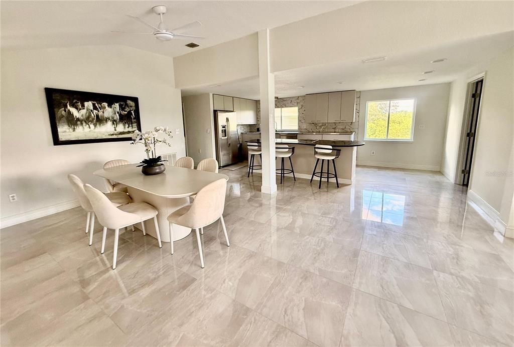 待售: $875,000 (5 贝兹, 4 浴室, 2712 平方英尺)