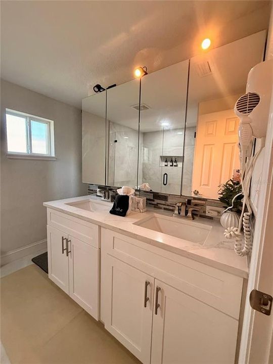 待售: $875,000 (5 贝兹, 4 浴室, 2712 平方英尺)