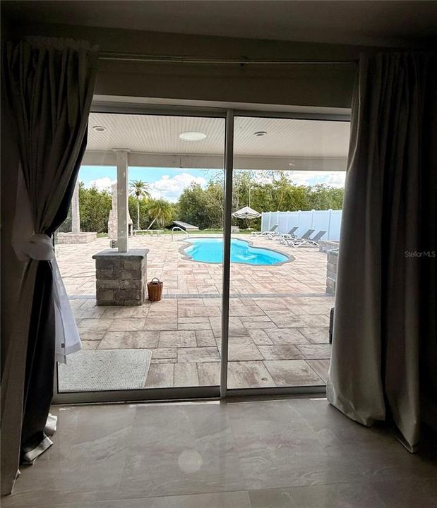 待售: $875,000 (5 贝兹, 4 浴室, 2712 平方英尺)