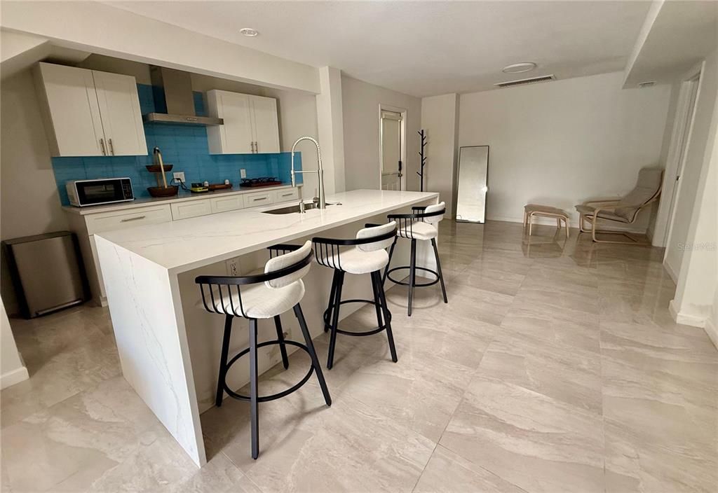 待售: $875,000 (5 贝兹, 4 浴室, 2712 平方英尺)