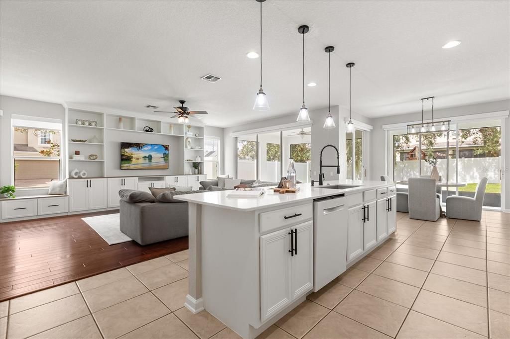 Под контрактом: $795,000 (5 спален, 5 ванн, 3600 Квадратных фут)