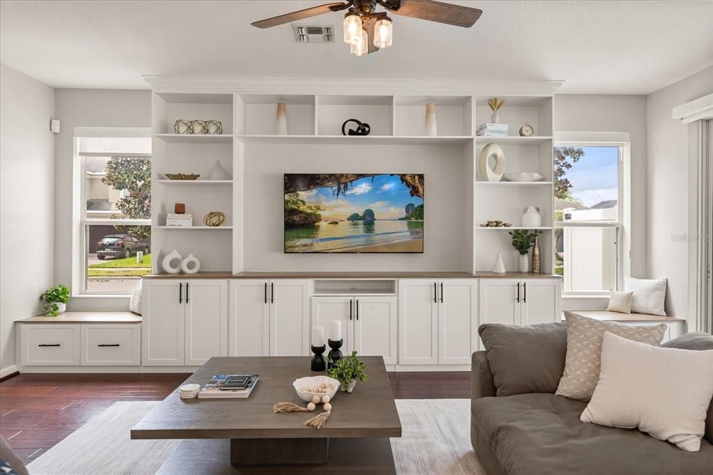 Под контрактом: $795,000 (5 спален, 5 ванн, 3600 Квадратных фут)