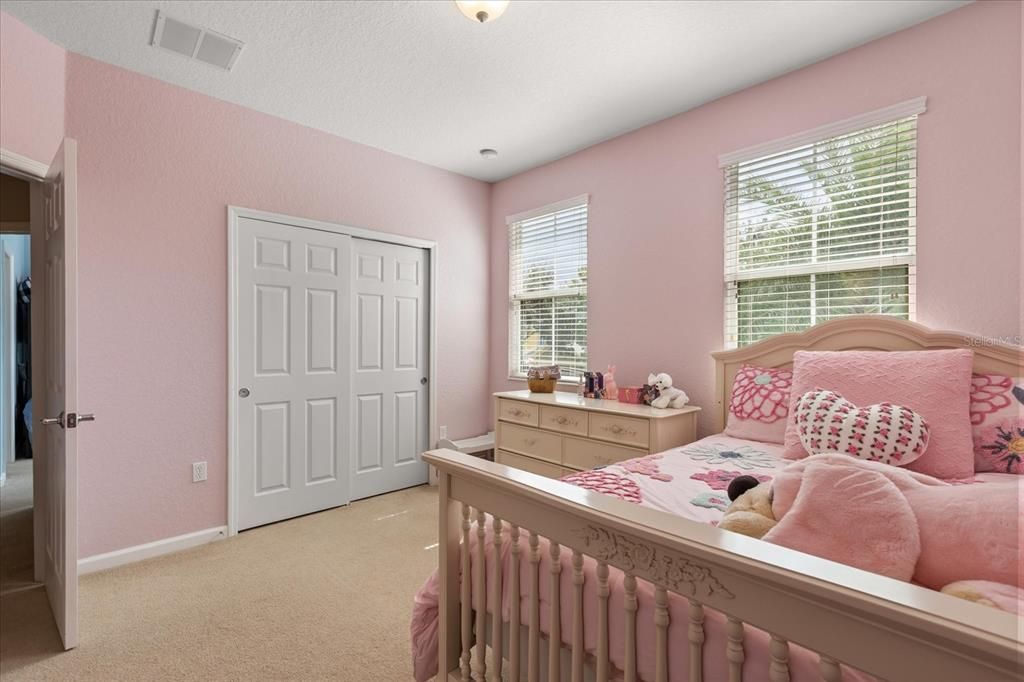 Под контрактом: $795,000 (5 спален, 5 ванн, 3600 Квадратных фут)