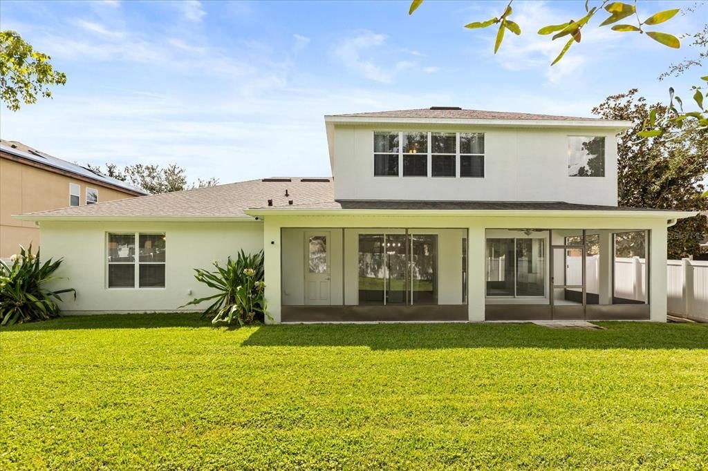 Под контрактом: $795,000 (5 спален, 5 ванн, 3600 Квадратных фут)