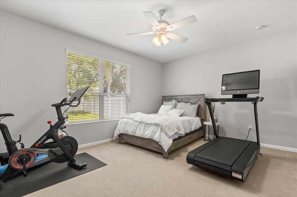 Под контрактом: $795,000 (5 спален, 5 ванн, 3600 Квадратных фут)