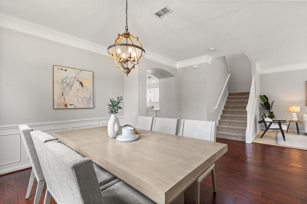 Под контрактом: $795,000 (5 спален, 5 ванн, 3600 Квадратных фут)