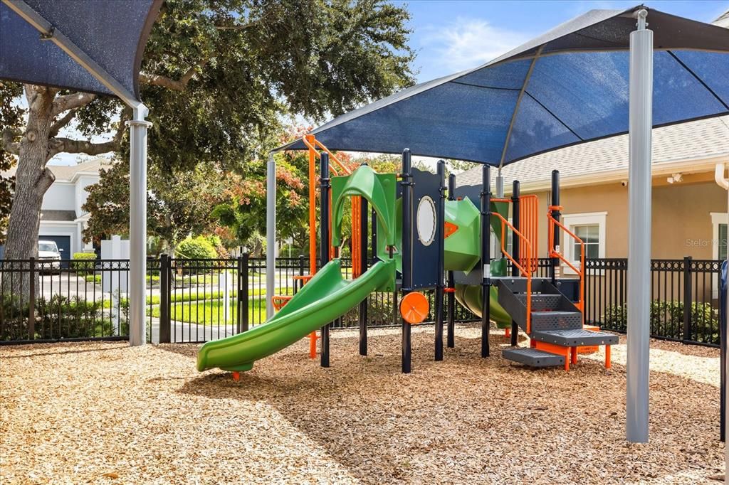 Под контрактом: $795,000 (5 спален, 5 ванн, 3600 Квадратных фут)