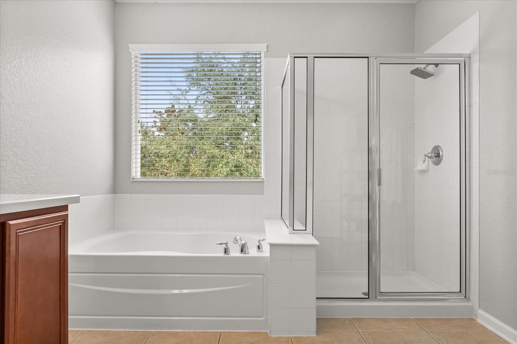 Под контрактом: $795,000 (5 спален, 5 ванн, 3600 Квадратных фут)