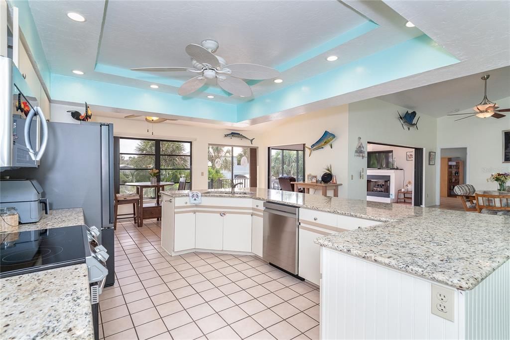 En Venta: $1,295,000 (3 camas, 3 baños, 2520 Pies cuadrados)