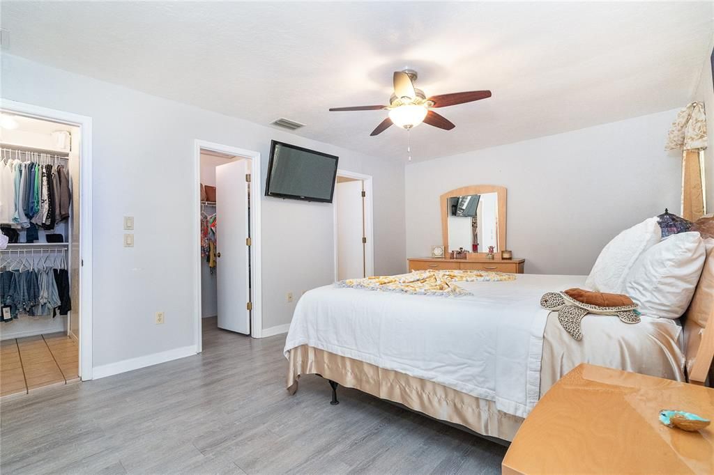 En Venta: $1,295,000 (3 camas, 3 baños, 2520 Pies cuadrados)