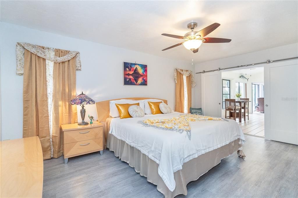 En Venta: $1,295,000 (3 camas, 3 baños, 2520 Pies cuadrados)