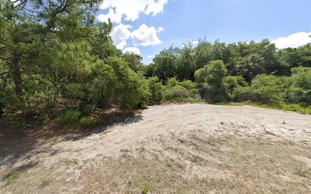 待售: $15,900 (0.23 acres)